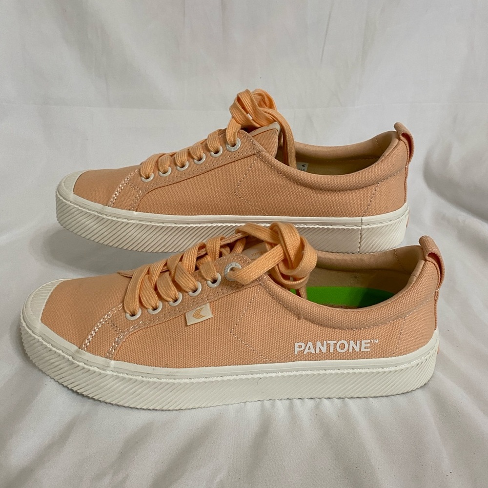 Cariuma Peach Canvas PANTONE OCA LOW VEGAN SNEAKERS, Peach/Wht Unisex: M8 W9.5 - Picture 4 of 14